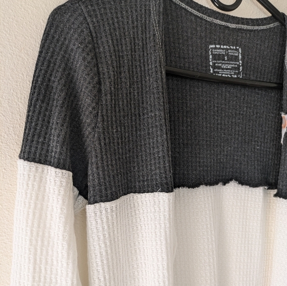 University of Tennessee Black/Gray/White Striped Cardigan sz S Gameday Couture - Picture 4 of 8